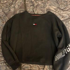 basically new Tommy Hilfiger cropped sweater